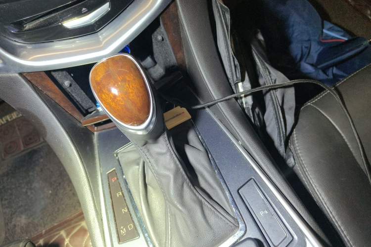 Used Cadillac SRX 2014 3.0L Elite Model Gear Lever