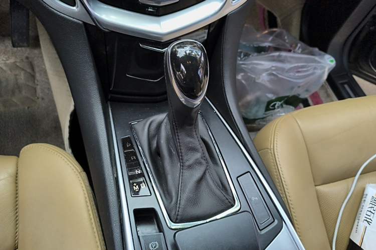 Used Cadillac SRX 2014 3.0L Elite Model Gear Lever