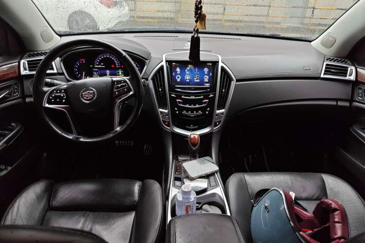 Used Cadillac SRX 2014 3.6L Flagship Model Interior 2