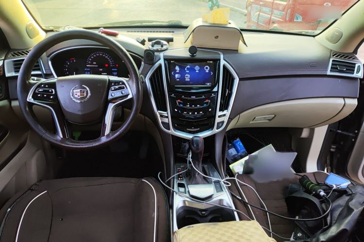 Used Cadillac SRX 2014 3.0L Elite Model Interior 2