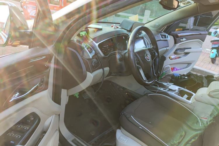 Used Cadillac SRX 2014 3.0L Elite Model Interior 3
