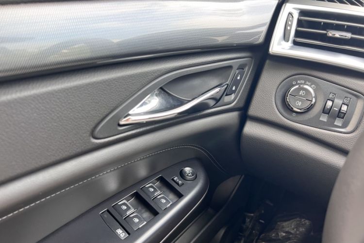 Used Cadillac SRX 2014 3.0L Comfort Model Interior 8