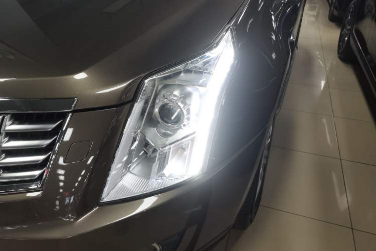 Used Cadillac SRX 2014 3.0L Comfort Model Left Front Headlight