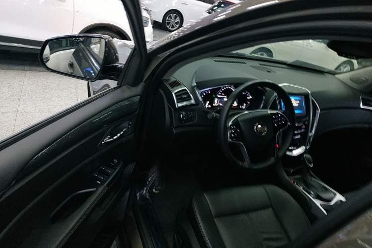 Used Cadillac SRX 2014 3.0L Comfort Model Left Front Seat