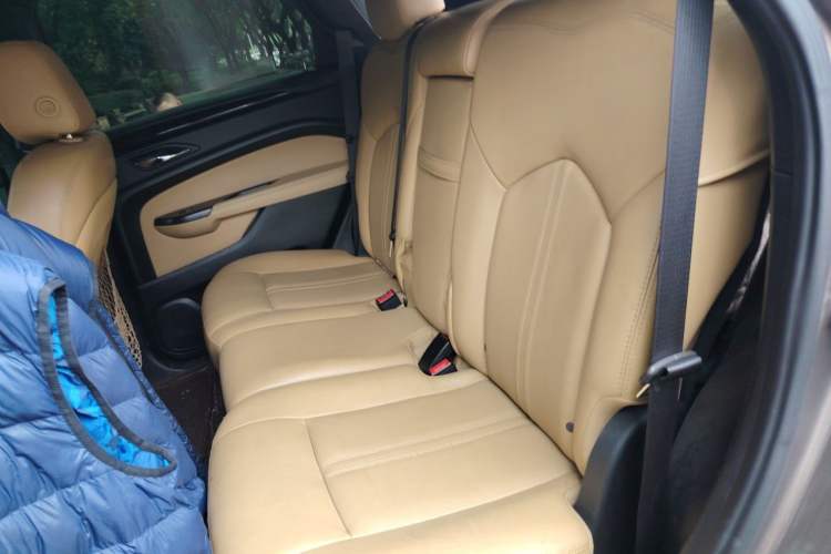 Used Cadillac SRX 2014 3.0L Luxury Model Left Rear Seat