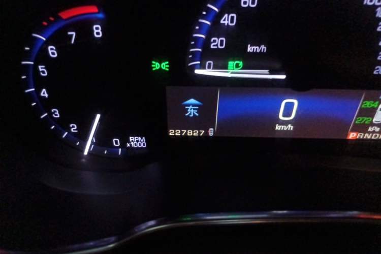 Used Cadillac SRX 2014 3.0L Flagship Model Odometer Close Up