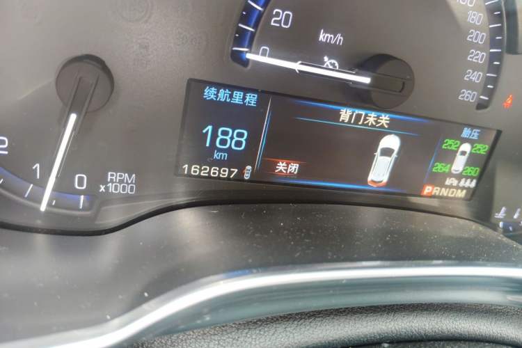 Used Cadillac SRX 2014 3.0L Elite Model Odometer Close Up