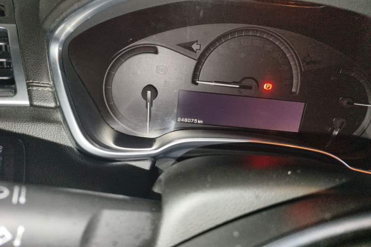 Used Cadillac SRX 2014 3.0L Elite Model Odometer Close Up