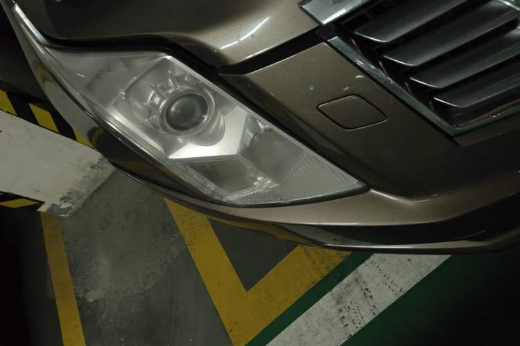 Used Cadillac SRX 2014 3.0L Elite Model Right Front Headlight