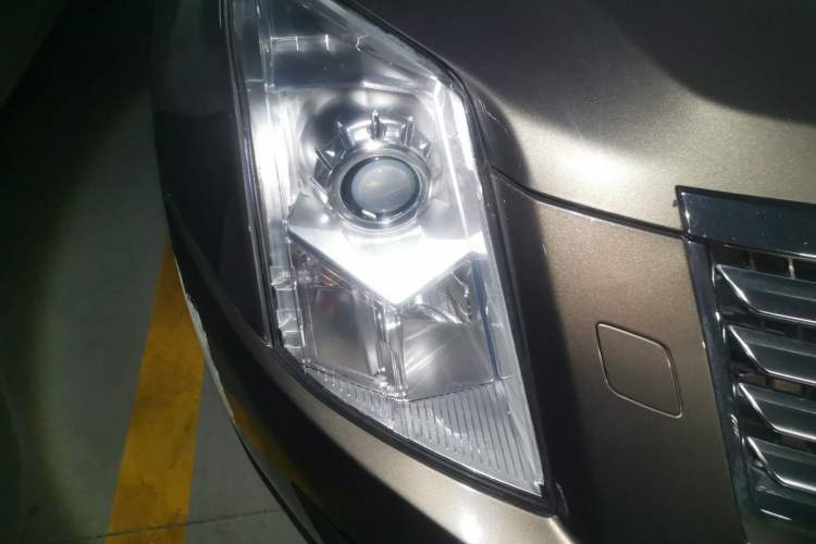Used Cadillac SRX 2014 3.0L Luxury Model Right Front Headlight