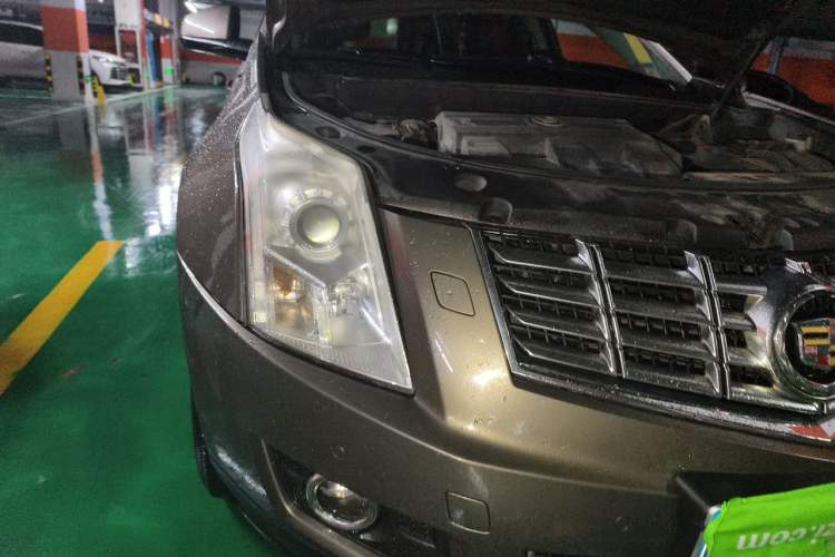 Used Cadillac SRX 2014 3.0L Elite Model Right Front Headlight