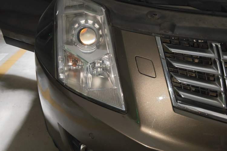 Used Cadillac SRX 2014 3.0L Luxury Model Right Front Headlight