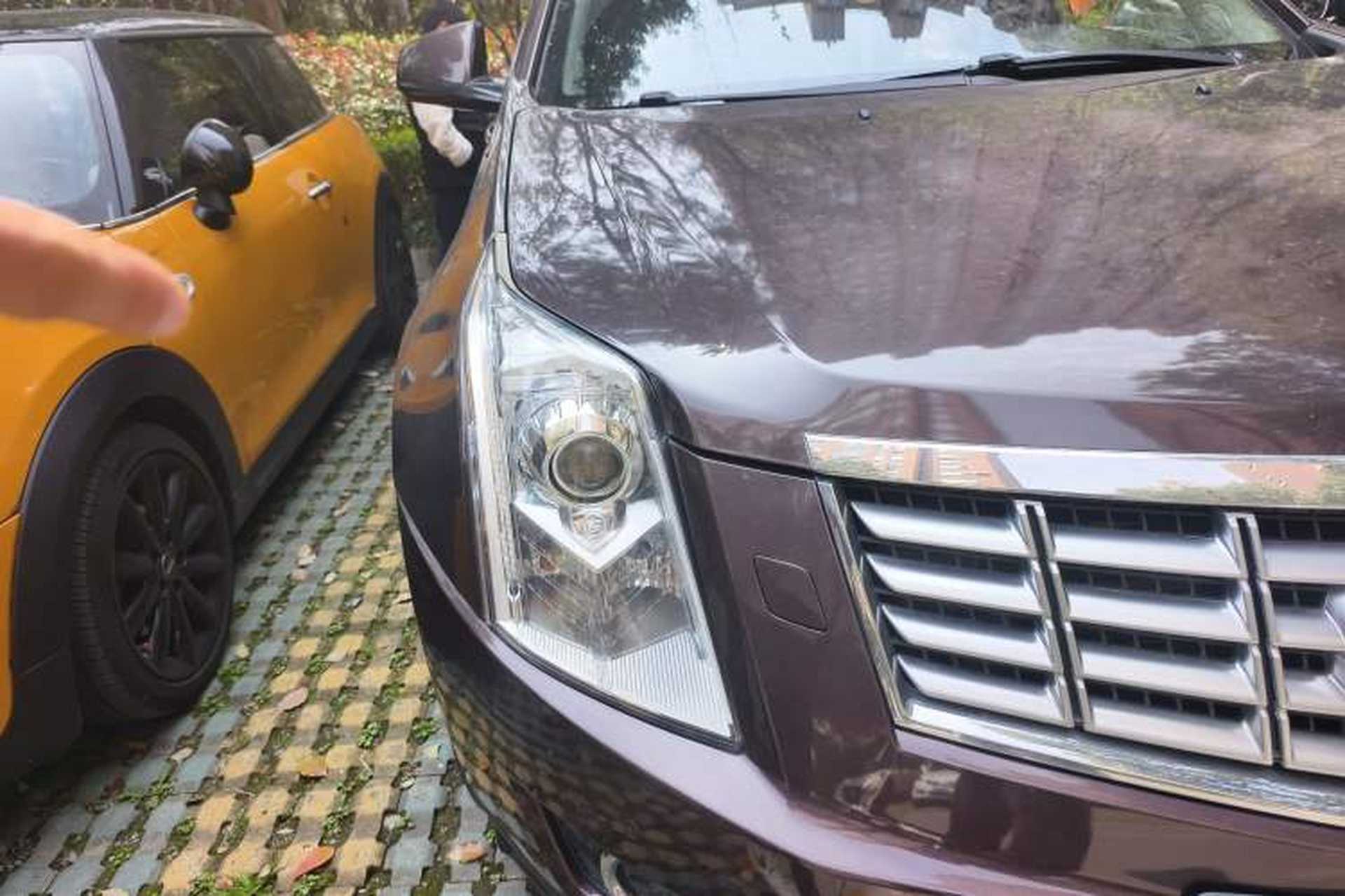 Used Cadillac SRX 2014 3.0L Leading Model Right Front Headlight