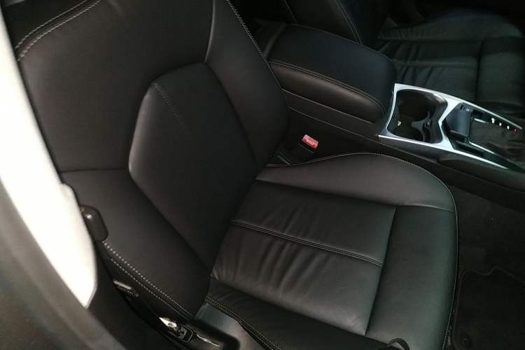 Used Cadillac SRX 2014 3.0L Comfort Model Right Front Seat