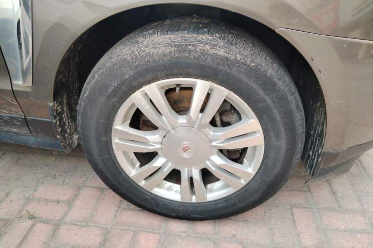 Used Cadillac SRX 2014 3.0L Comfort Model Right Front Wheel Hub