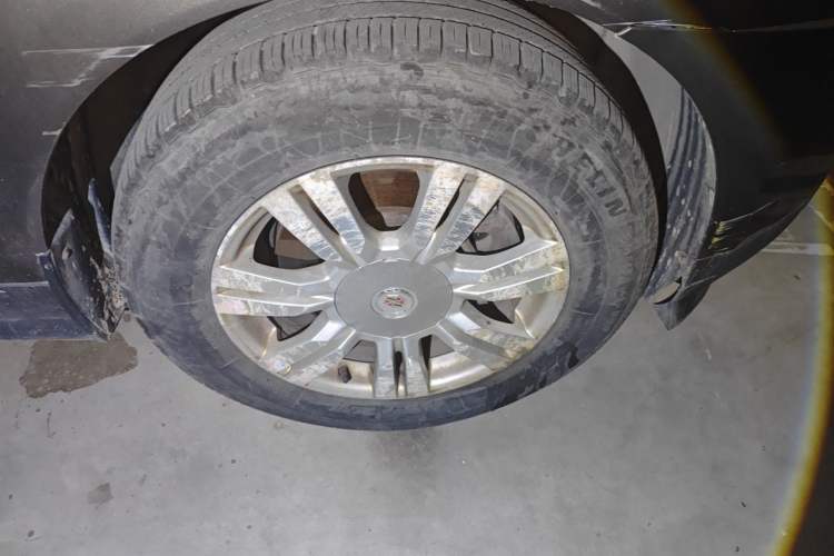 Used Cadillac SRX 2014 3.0L Comfort Model Right Front Wheel Hub