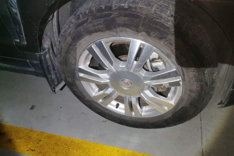 Used Cadillac SRX 2014 3.0L Luxury Model Right Front Wheel Hub