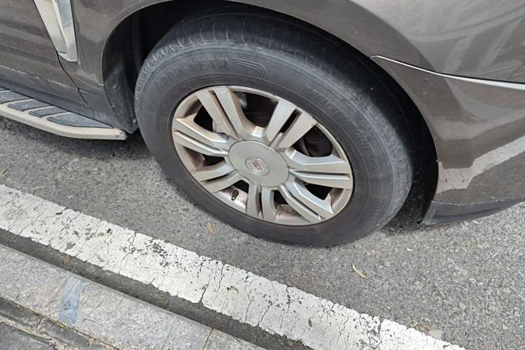 Used Cadillac SRX 2014 3.0L Elite Model Right Front Wheel Hub