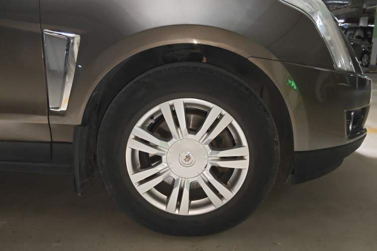 Used Cadillac SRX 2014 3.0L Luxury Model Right Front Wheel Hub