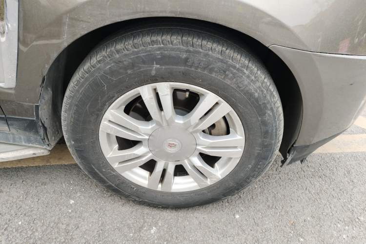 Used Cadillac SRX 2014 3.0L Elite Model Right Front Wheel Hub