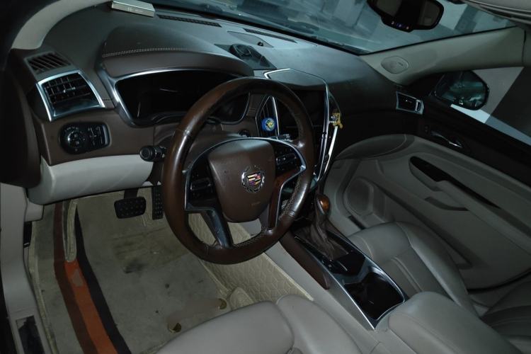 Used Cadillac SRX 2014 3.0L Elite Model Steering Wheel