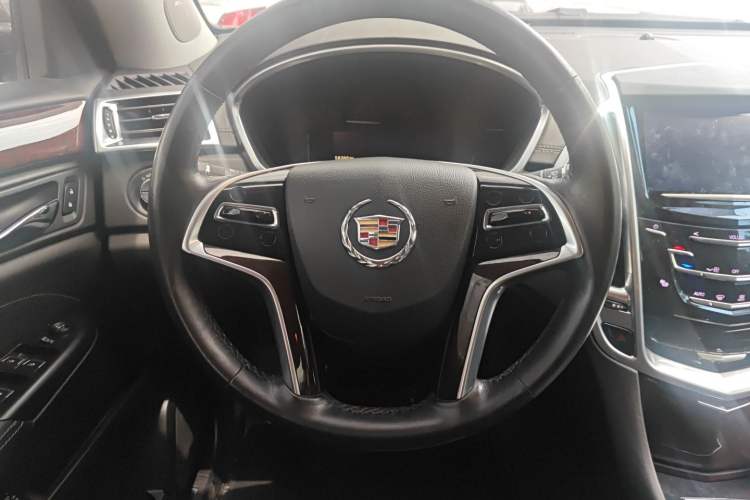Used Cadillac SRX 2014 3.0L Elite Model Steering Wheel