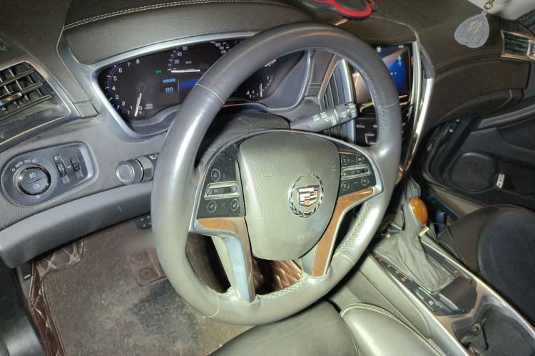 Used Cadillac SRX 2014 3.0L Elite Model Steering Wheel