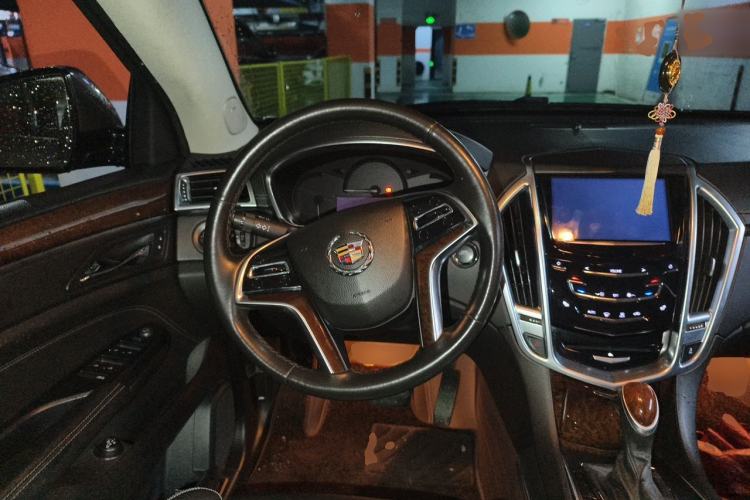 Used Cadillac SRX 2014 3.0L Elite Model Steering Wheel