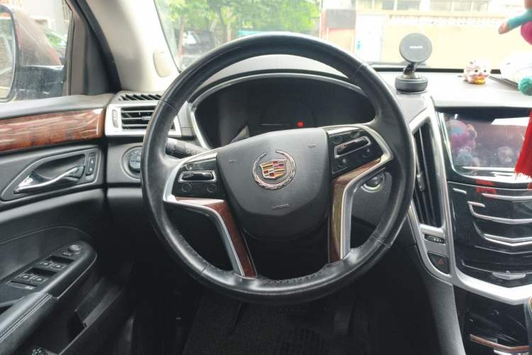 Used Cadillac SRX 2014 3.0L Luxury Model Steering Wheel