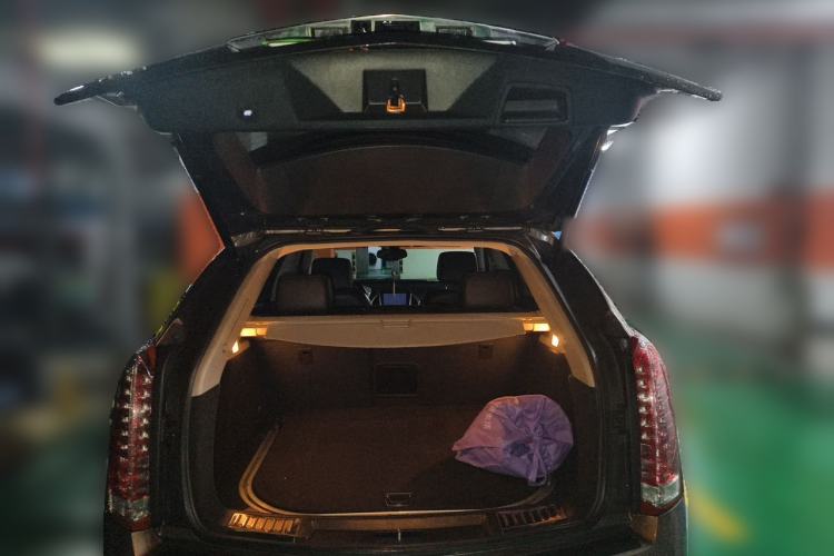 Used Cadillac SRX 2014 3.0L Elite Model Trunk