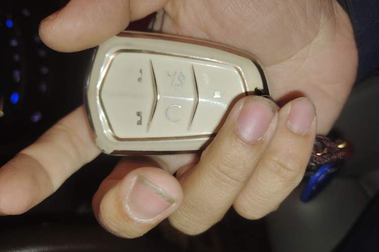 Used Cadillac SRX 2014 3.0L Elite Model Vehicle Key