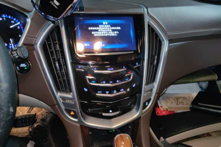 Used Cadillac SRX 2014 3.0L Elite Model Audio And AC Panel