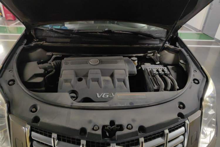 Used Cadillac SRX 2014 3.0L Elite Model Engine Bay