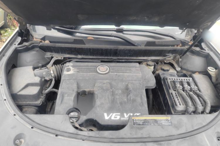 Used Cadillac SRX 2014 3.0L Comfort Model Engine Bay