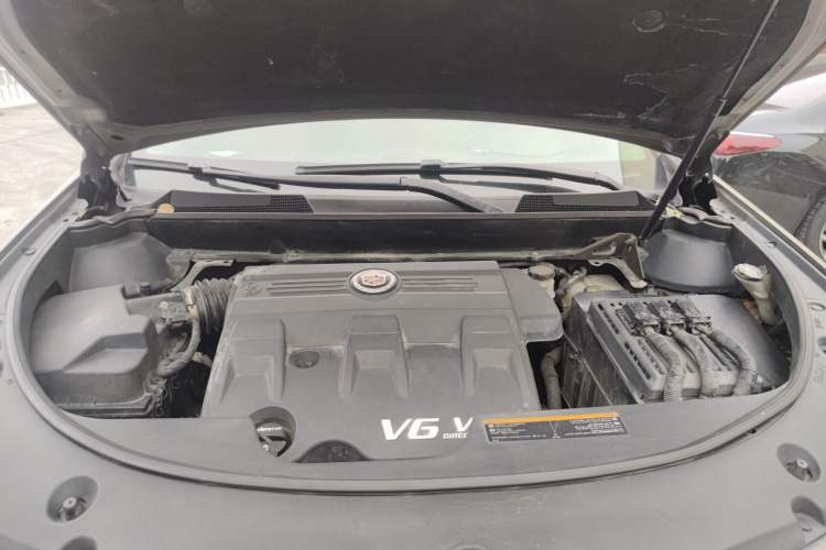 Used Cadillac SRX 2014 3.0L Comfort Model Engine Bay