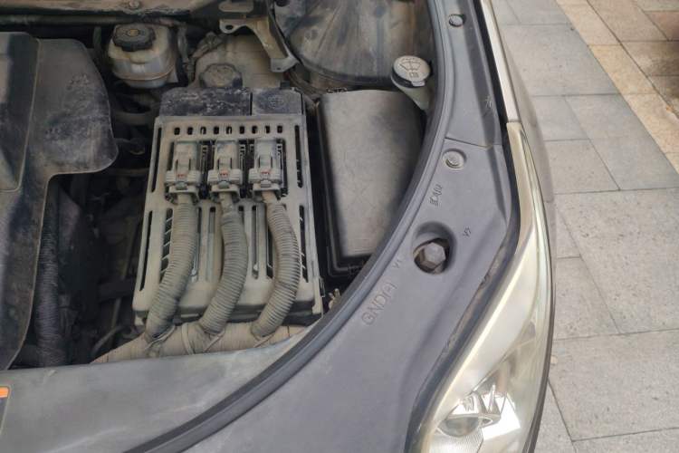Used Cadillac SRX 2014 3.0L Comfort Model Engine Bay Left