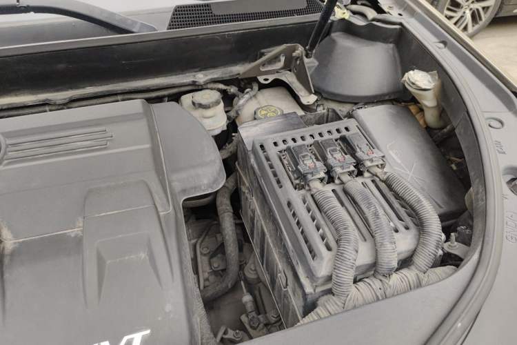 Used Cadillac SRX 2014 3.0L Comfort Model Engine Bay Left