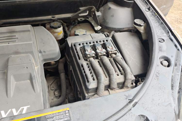 Used Cadillac SRX 2014 3.0L Elite Model Engine Bay Left