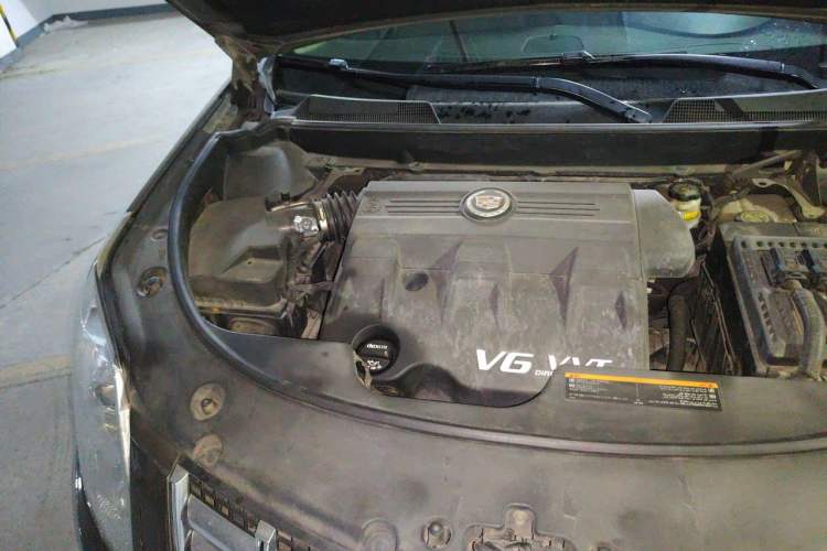 Used Cadillac SRX 2014 3.0L Elite Model Engine Bay Right