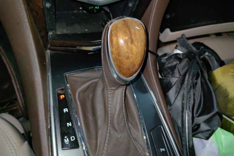 Used Cadillac SRX 2014 3.0L Elite Model Gear Lever
