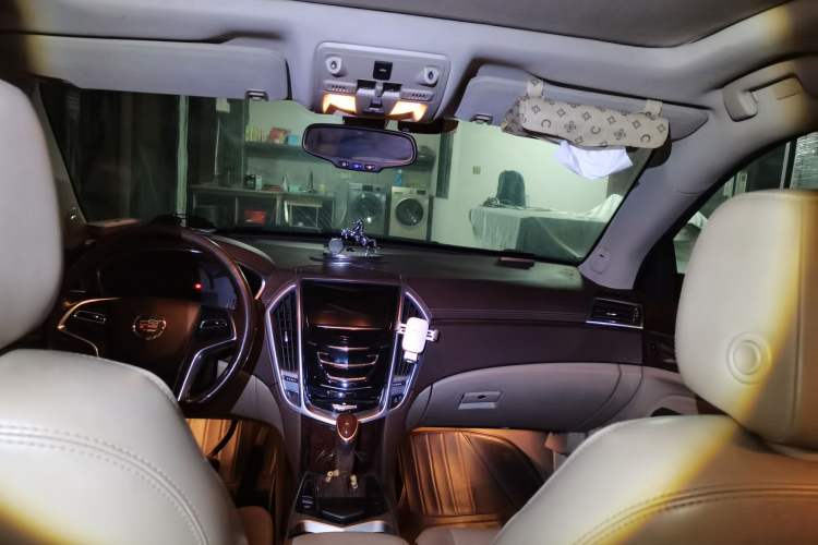 Used Cadillac SRX 2014 3.0L Leading Model Headliner