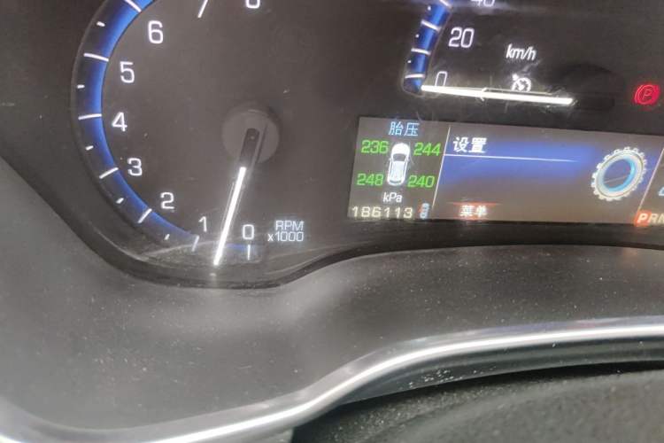 Used Cadillac SRX 2014 3.0L Comfort Model Odometer Close Up