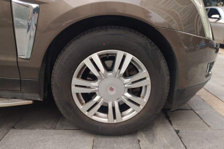 Used Cadillac SRX 2014 3.0L Comfort Model Right Front Wheel Hub