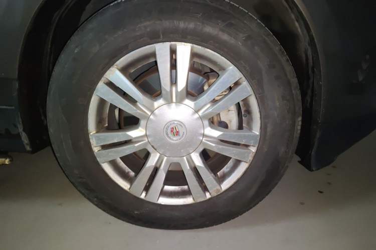 Used Cadillac SRX 2014 3.0L Elite Model Right Front Wheel Hub