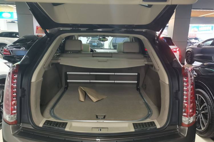Used Cadillac SRX 2014 3.0L Luxury Model Trunk