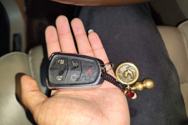 Used Cadillac SRX 2014 3.0L Elite Model Vehicle Key
