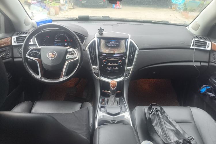 Used Cadillac SRX 2014 3.0L Elite Model Center Console