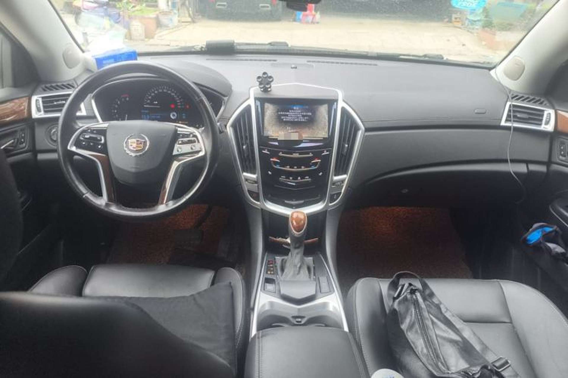 Used Cadillac SRX 2014 3.0L Elite Model Center Console
