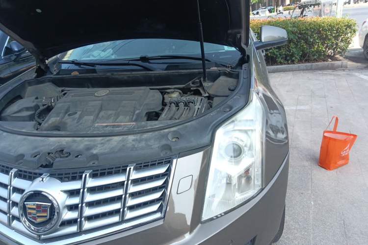 Used Cadillac SRX 2014 3.0L Elite Model Engine Bay Left
