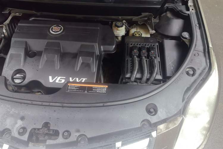 Used Cadillac SRX 2014 3.0L Comfort Model Engine Bay Left